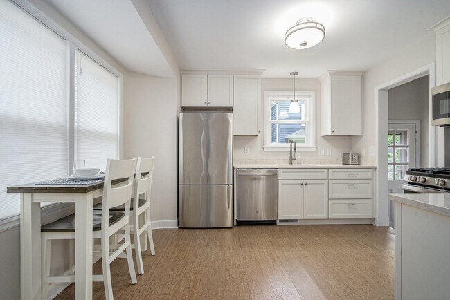 Building Photo - 1207 Prescott Ave