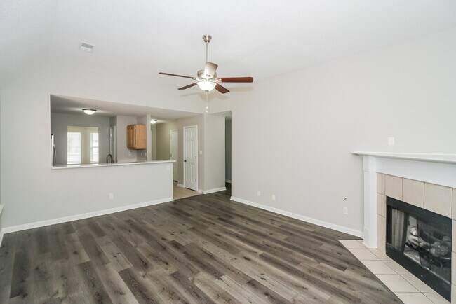 Building Photo - 8471 Cross Point Dr