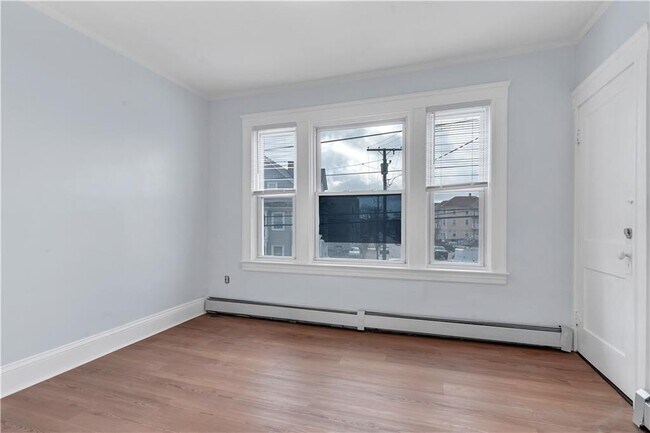 Building Photo - 135 Illinois St