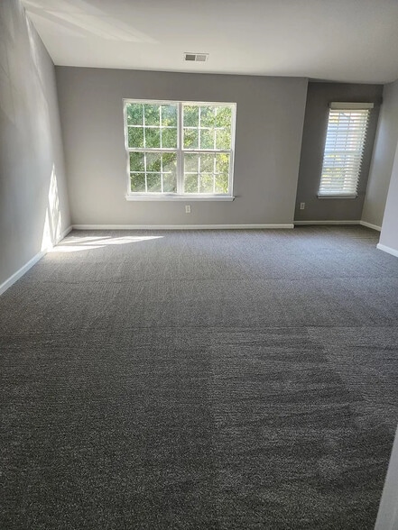 Building Photo - Room in Single Family Home on Mountain Quail Dr