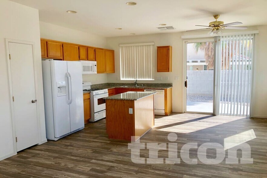 Building Photo - 5616 Deer Run Ct