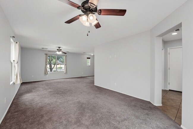 Building Photo - 2220 S Ponderosa Dr
