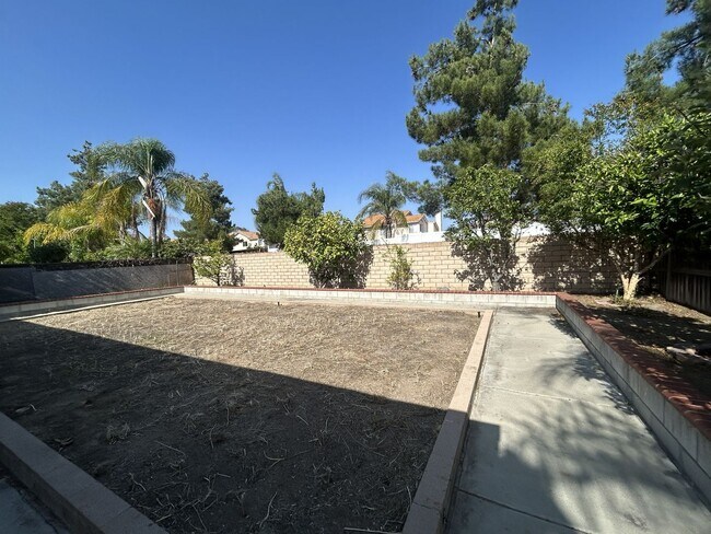 Building Photo - 37978 Spur Dr