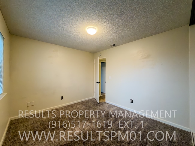 Building Photo - 3 Bedroom | 2 Bathroom Home – Available Now