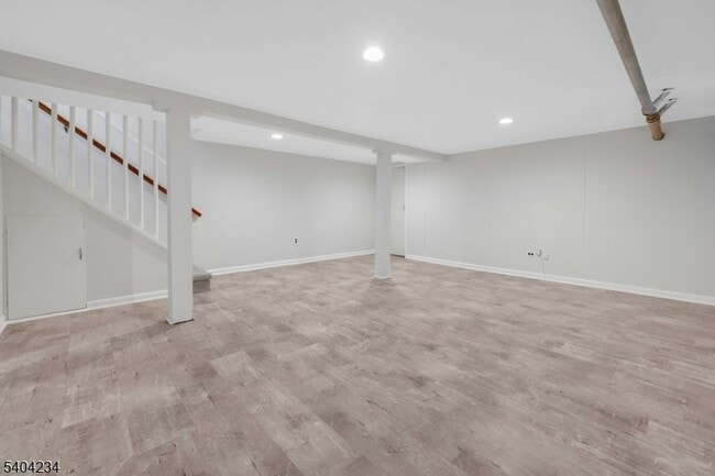 Building Photo - 5 Gates Ave