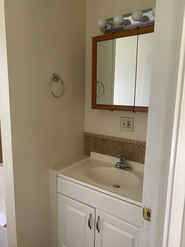 Building Photo - 311 Abbey St.