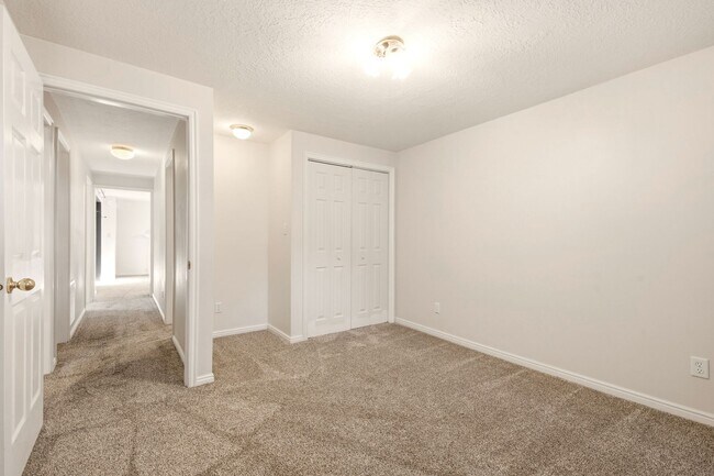 Building Photo - 1203 N 100 E