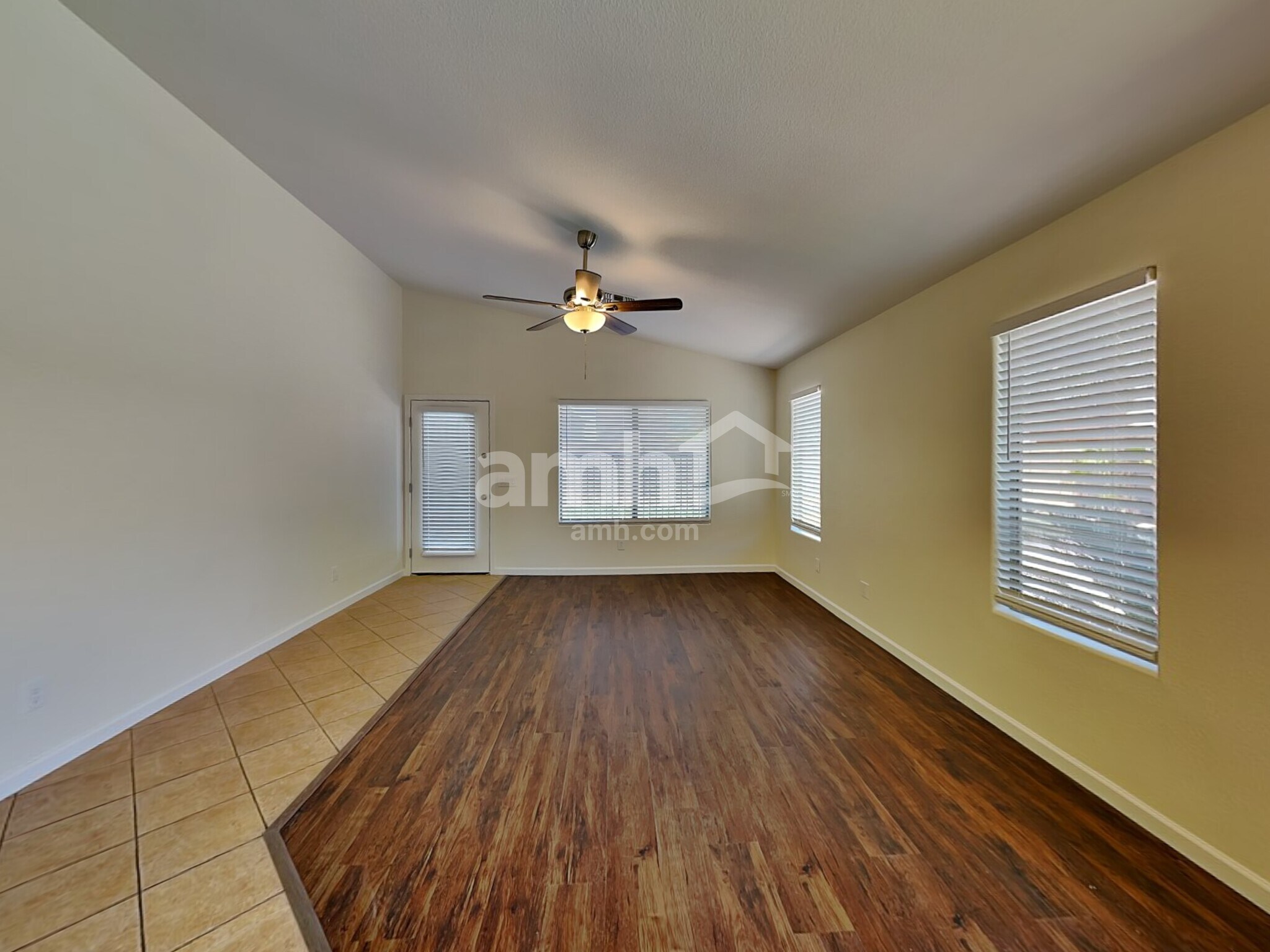 Building Photo - 7818 S 46th Dr