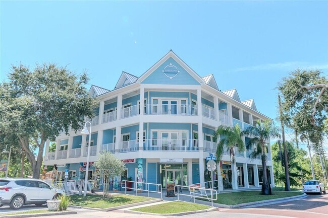 Building Photo - 5605 Shore Blvd S