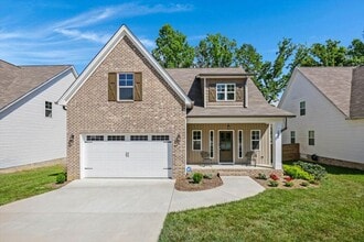 Building Photo - 1826 Oakvale Dr