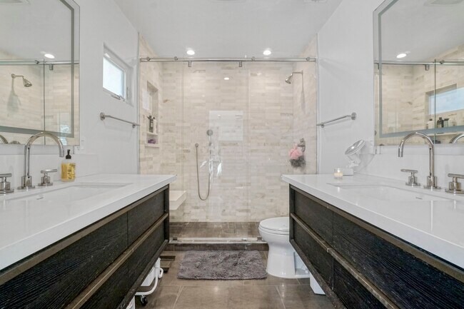 Building Photo - 5247 W 138th St