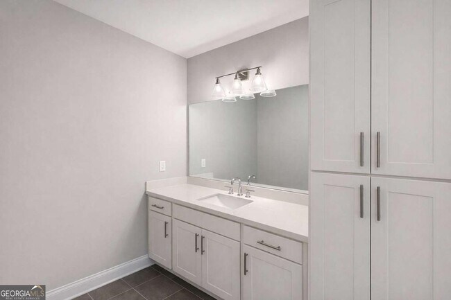 Building Photo - 1375 Walking Wy