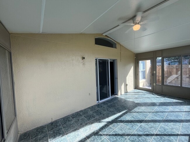 Building Photo - 2304 Hickory Pine St