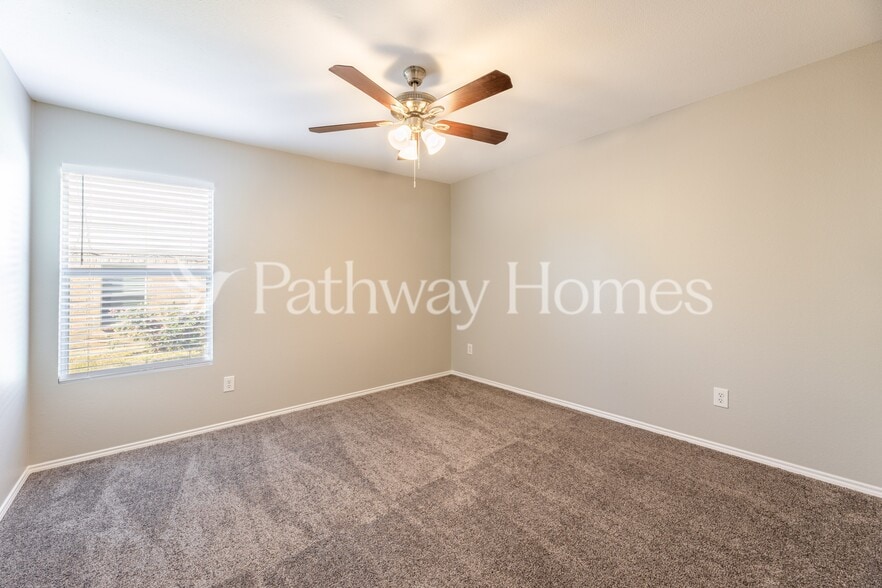 Building Photo - 1679 Chesterwood Dr