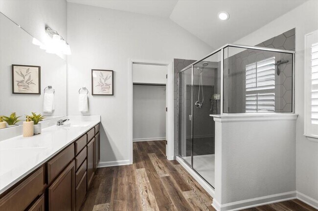 Building Photo - 7909 Catbird Ln
