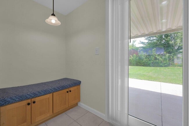 Building Photo - 470 Amesbury Dr