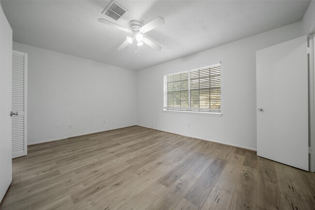 Building Photo - 1403 Blalock Rd