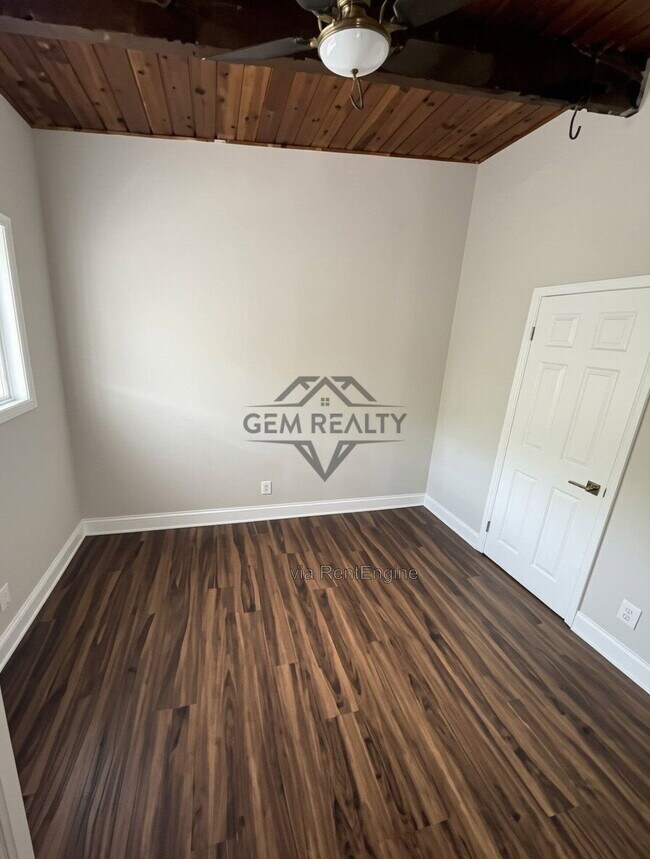 Building Photo - 13443 Millwood Dr