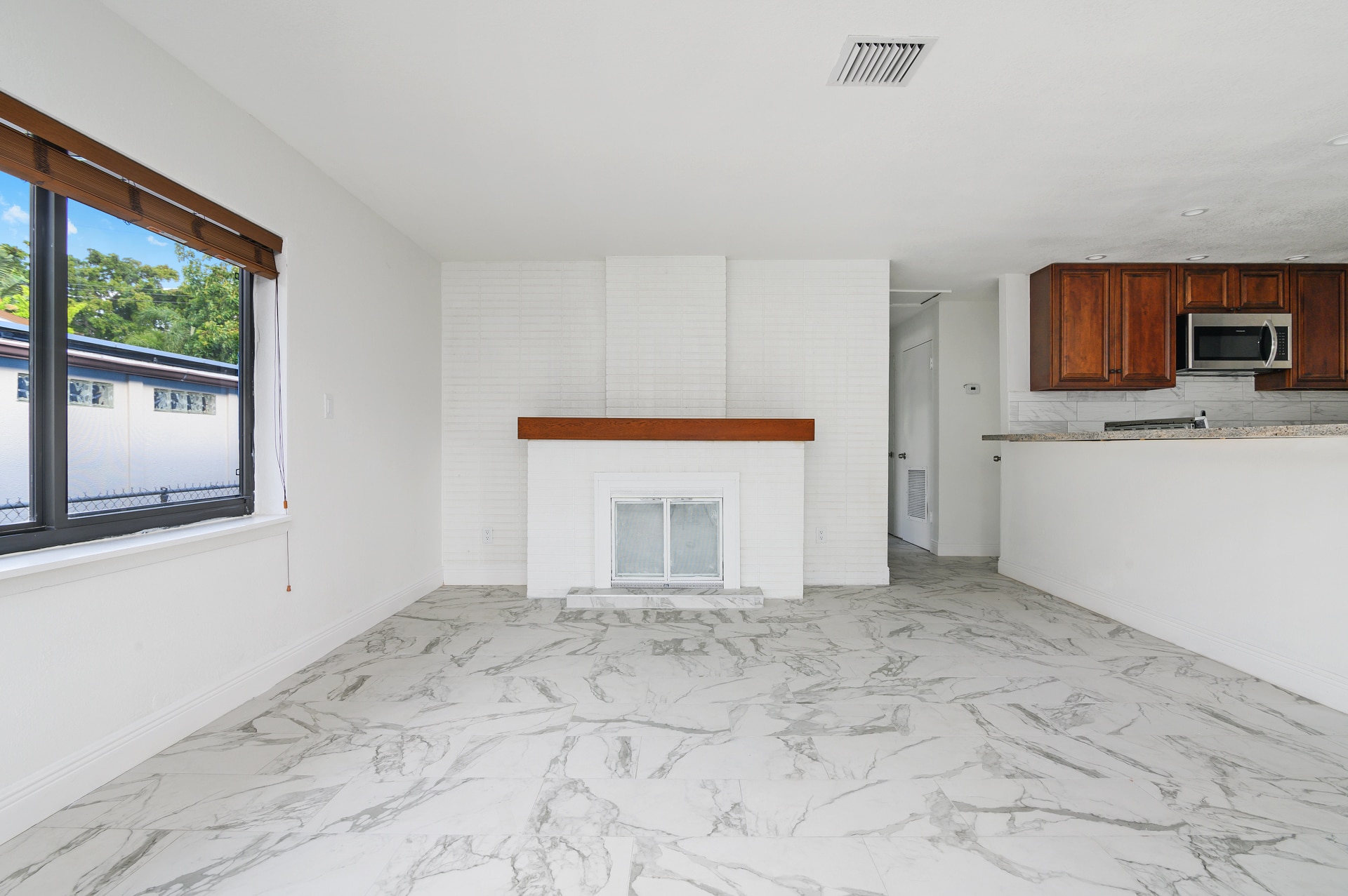 Building Photo - 233 SW 21st St