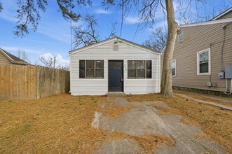 Building Photo - FULLY REMODELED 2 BED, 1.5 BATH BUNGALOW IN NORFOLK FOR RENT!