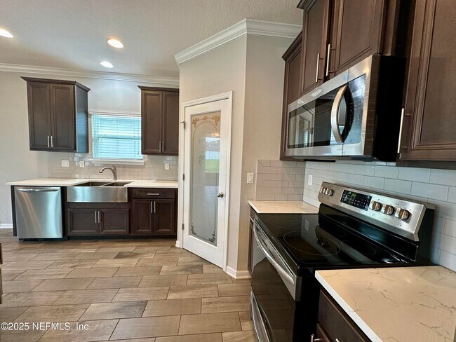 Building Photo - 8135 Cape Fox Dr