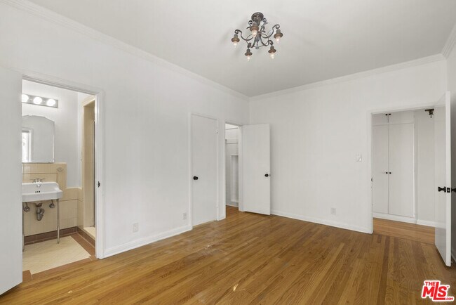 Building Photo - 1326 Londonderry View Dr