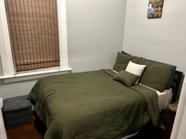 Building Photo - 2 bedroom in Chicago IL 60614