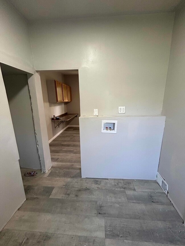 Building Photo - SPECIAL OFFER !! Cozy 2-Bedroom Home in Cleveland / Pet-Friendly / Vouchers Accepted / Available ...