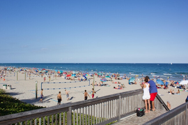 Building Photo - 1955 NE 4th St