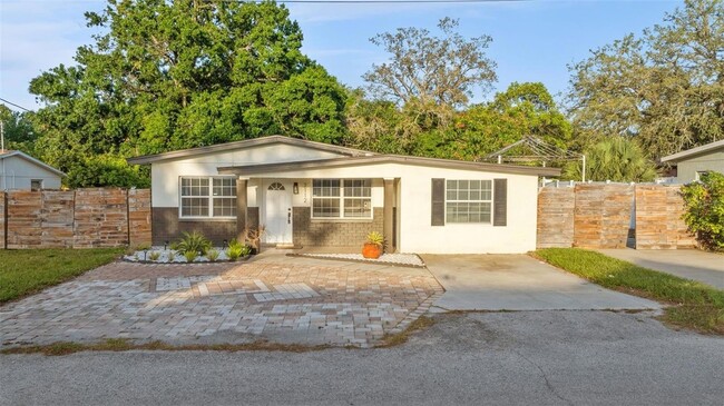 Building Photo - 2112 Ranchita Trail