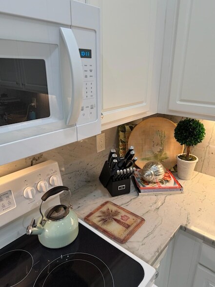 Building Photo - 9391 Bridgeport Dr