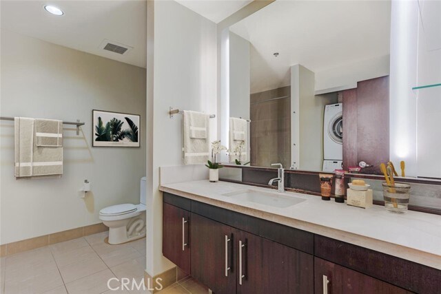 Building Photo - 1100 S Hope St