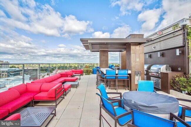 Building Photo - 851 N Glebe Rd