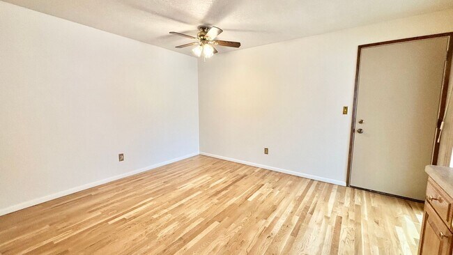 Building Photo - Now Offering Half Month Free! Charming 2BD...