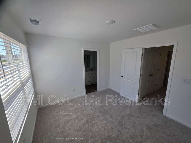 Building Photo - 559 Marcus Wy