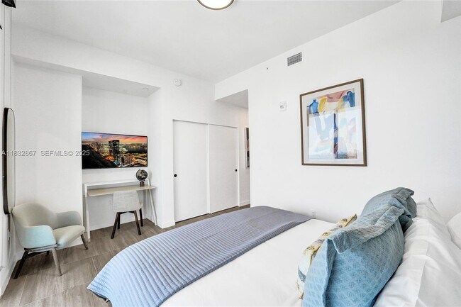 Building Photo - 580-572 72nd St