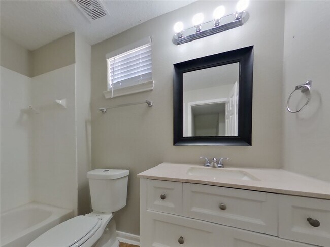 Building Photo - 3126 Kelling St