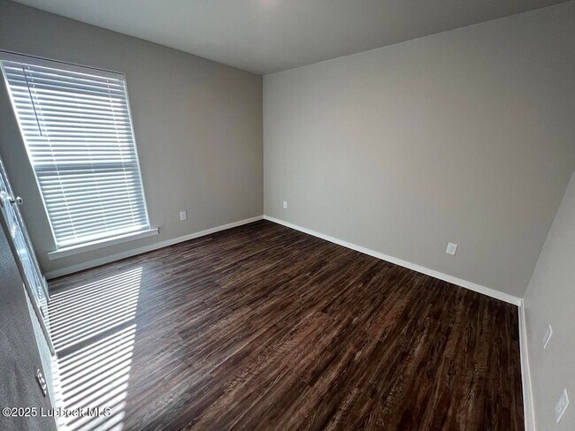 Building Photo - 2108 Kirksey Ave