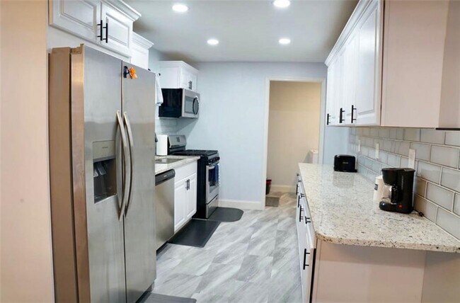 Building Photo - 3812 Clovis Ct NW