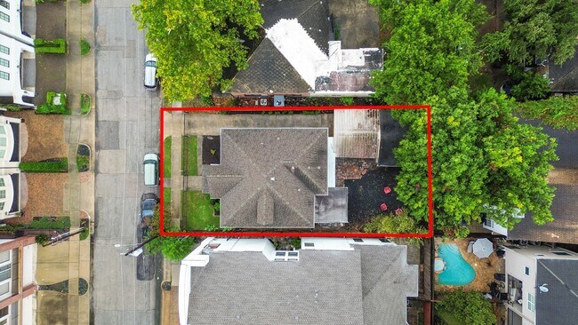 Building Photo - 2422 Driscoll St