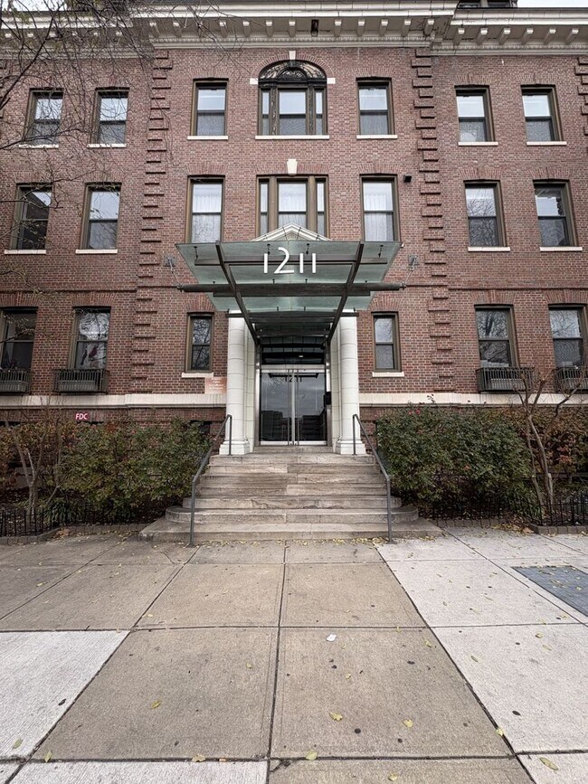 Primary Photo - Spacious and Lovely Fed Hill 2bd/2ba Condo with CAC, W/D and more!