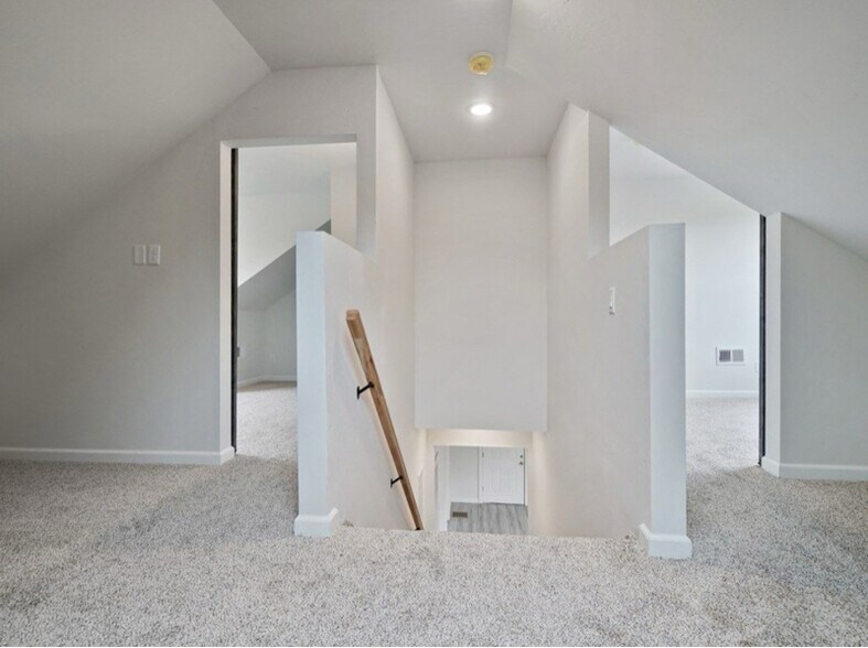 Building Photo - 303 Belford Ave