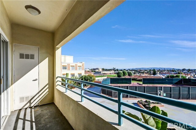 Building Photo - 580 W Main St