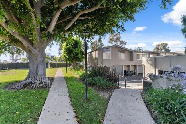Building Photo - 450 Bolero Way