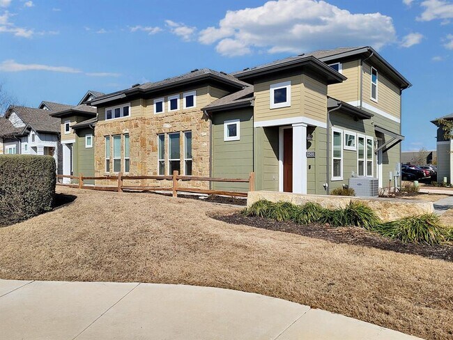 Building Photo - 1015 Vista View Dr