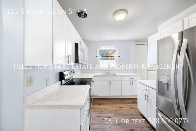 Building Photo - 123 S Washington St