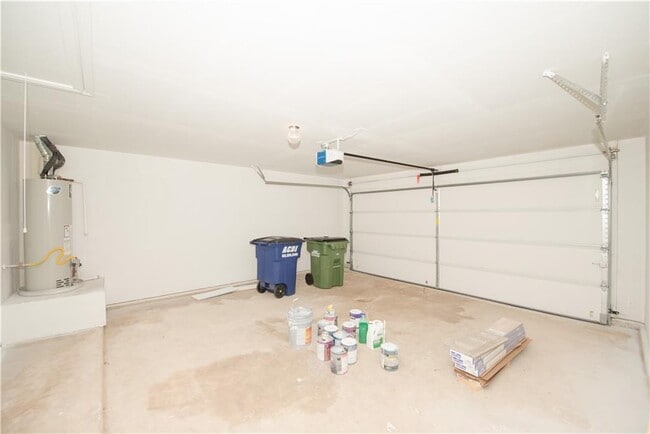 Building Photo - 322 Foxglove Dr