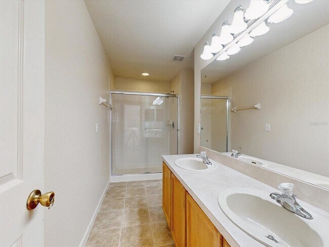 Building Photo - 2978 Langdon Ln N