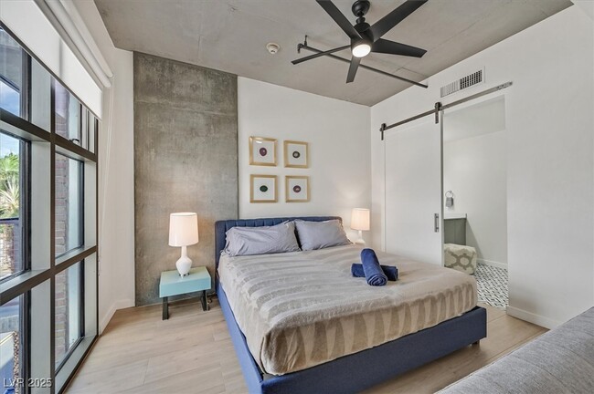 Building Photo - 353 E Bonneville Ave