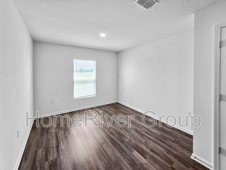 Building Photo - 12965 SE 53rd Ave